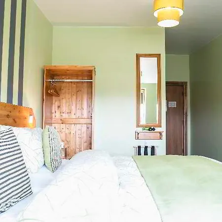 The Camden Street 2*