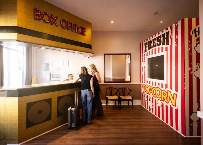 Отель The Camden Street 2*